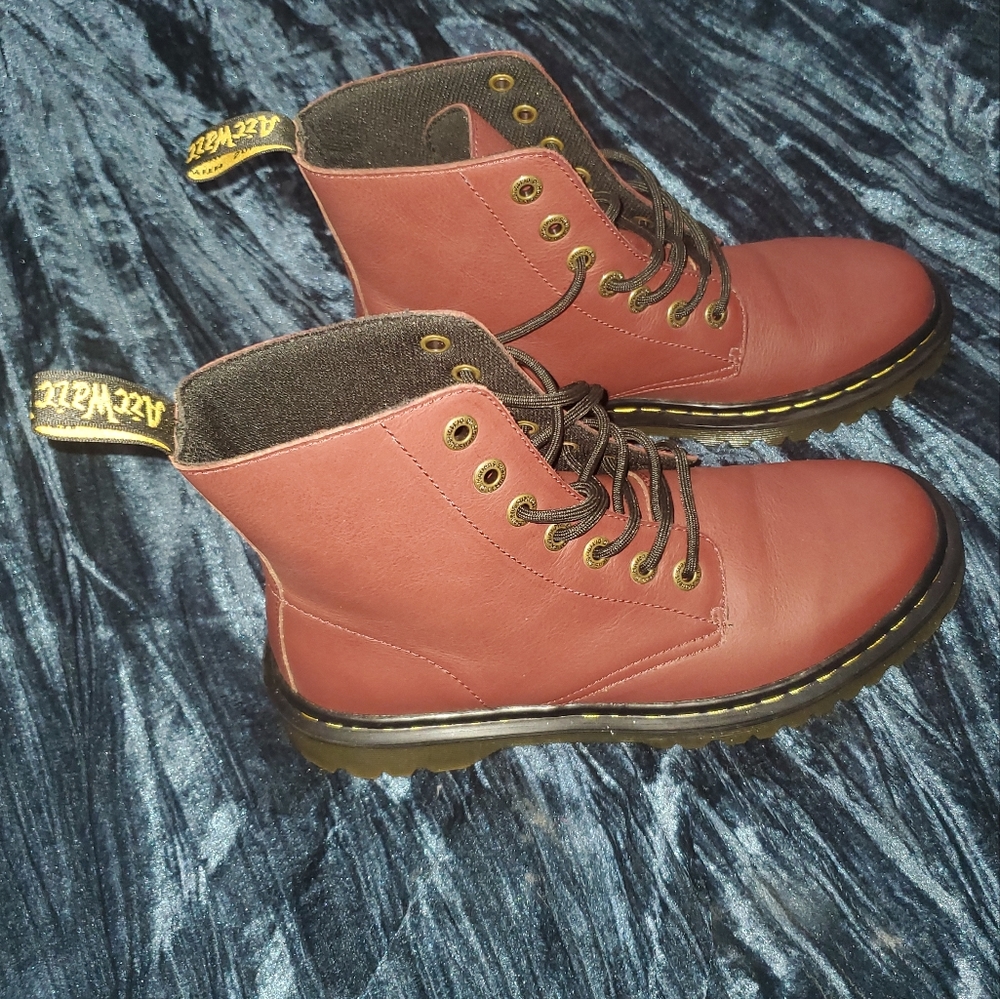NEW CHERRY RED DR.MARTENS BOOTS SZ.8
